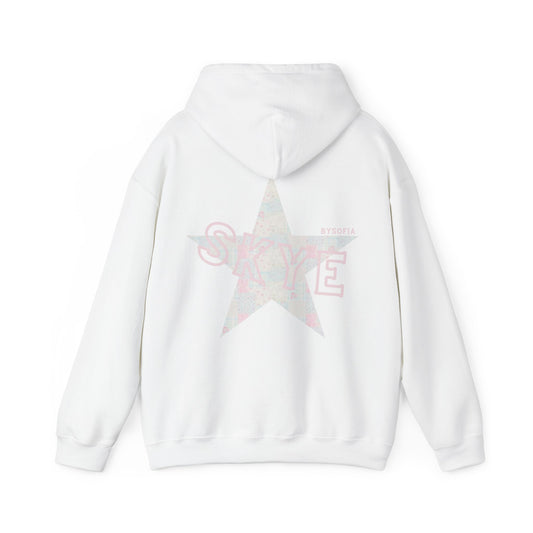 skyebysofia white crewneck with blue&pink star